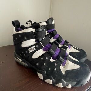 Nike Black and White Sneakers with Purple Accents